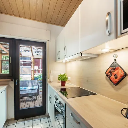 Forest Bungalow, Cleaning Included Feusdorf